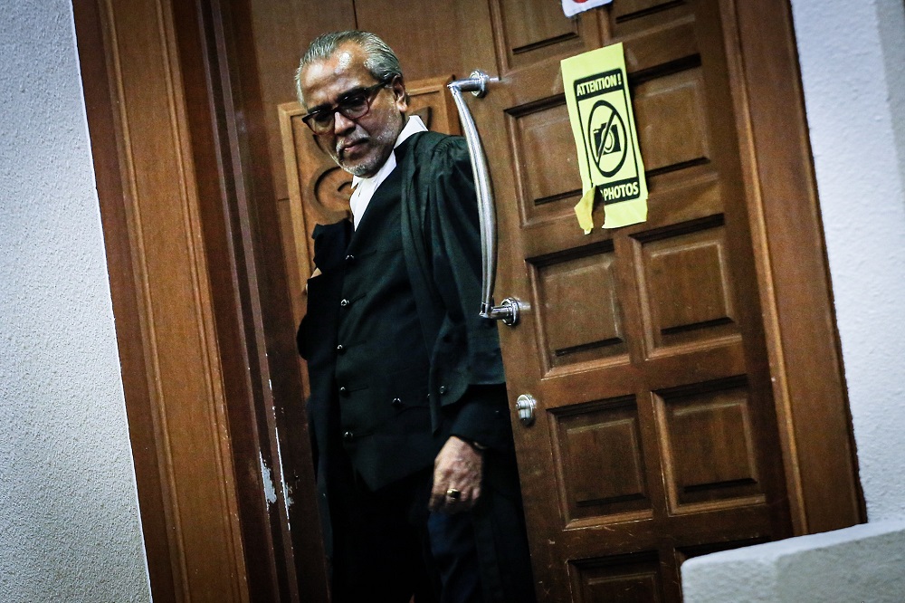 Datuk Seri Najib Razak’s lawyer, Tan Sri Muhammad Shafee Abdullah, is seen at the Kuala Lumpur Court Complex November 15, 2019. — Picture by Hari Anggara