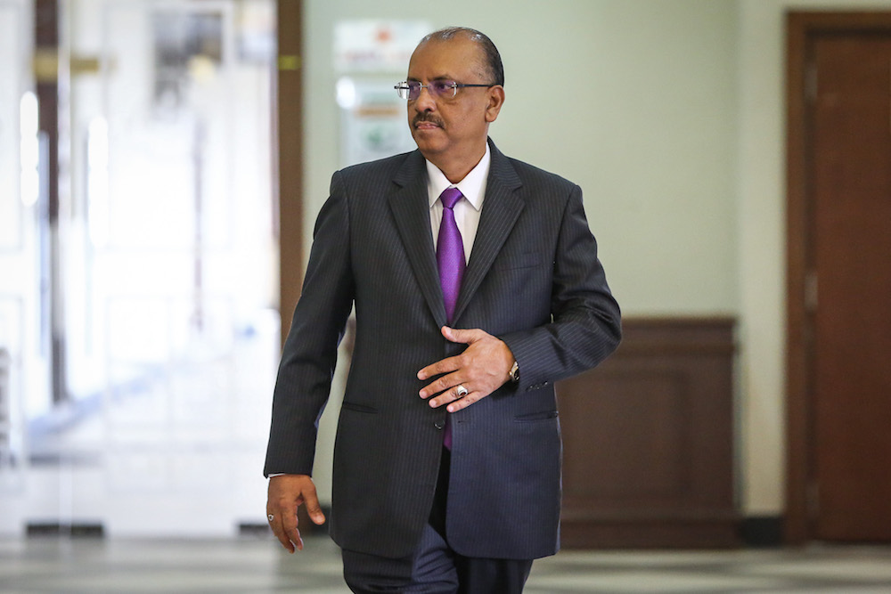 Former chief secretary to the government Tan Sri Ali Hamsa is pictured at the Kuala Lumpur High Court November 20, 2019. — Picture by Yusof Mat Isa