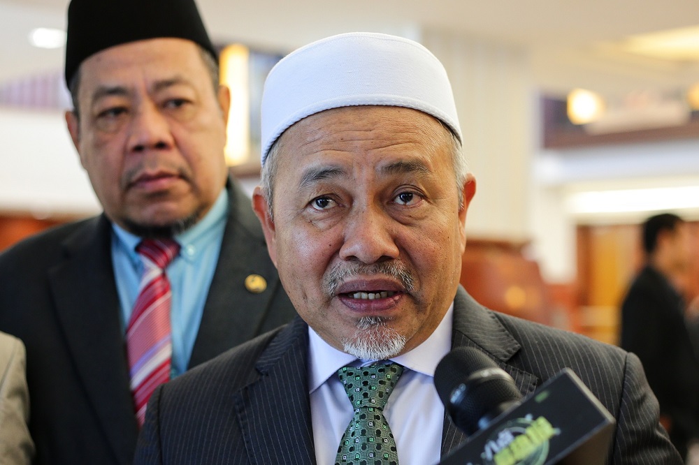 PAS Deputy President Tuan Ibrahim Tuan Man speaks to reporters at the Parliament lobby in Kuala Lumpur November 21,2019. u00e2u20acu201d Picture by Ahmad Zamzahuri