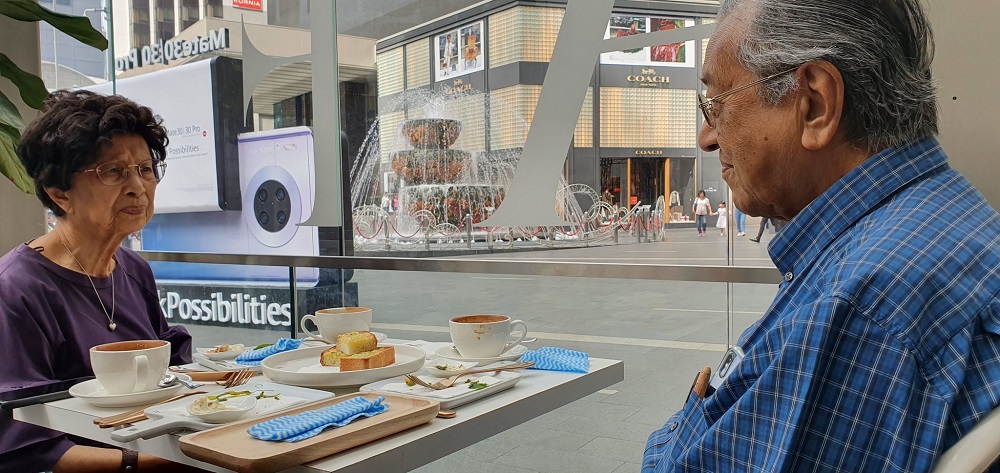Prime Minister Tun Dr Mahathir Mohamad and his wife, Tun Dr Siti Hasmah Mohamad Ali, out on a date in Kuala Lumpur November 23, 2019. u00e2u20acu201d Picture via Twitter/chedetofficial