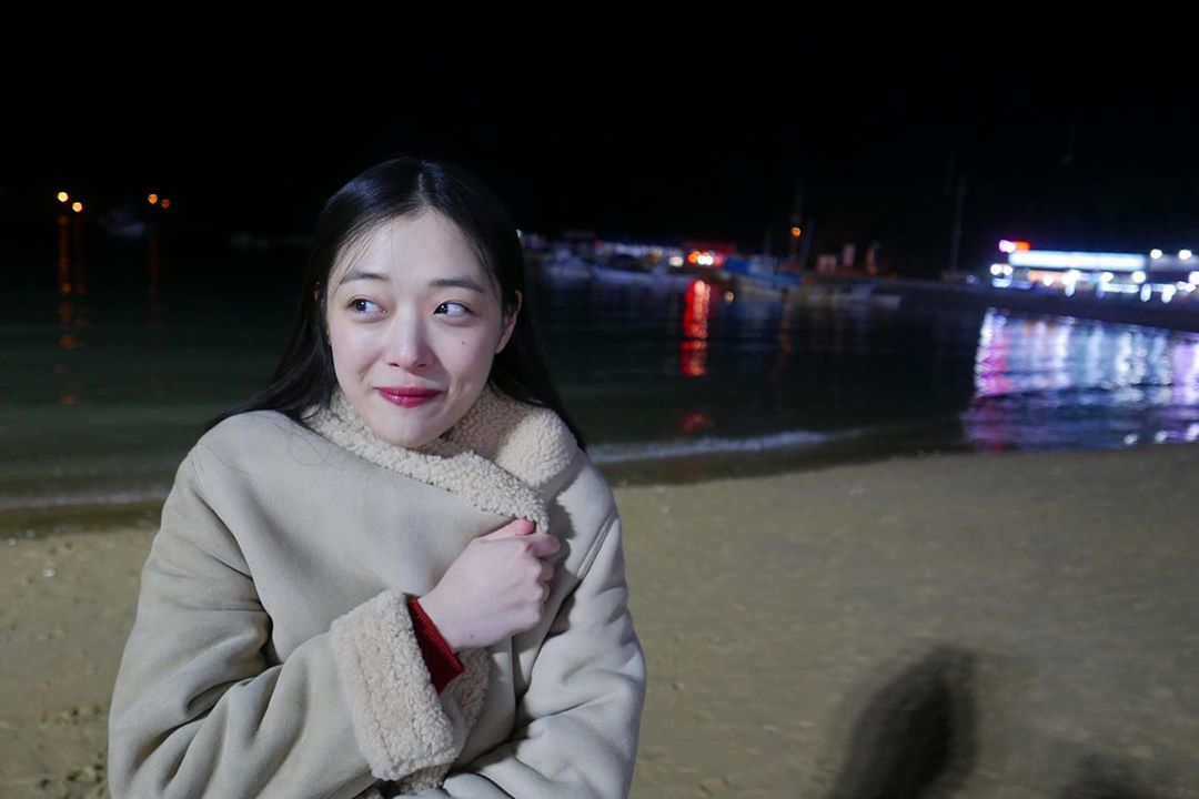 Reeling from the death of K-pop stars Sulli (photo) and Goo Hara, the Korea Singers Association has urged South Korea search engine Naver to disable the comment section of entertainment articles. u00e2u20acu201d Picture via Instagram/jelly_jilli