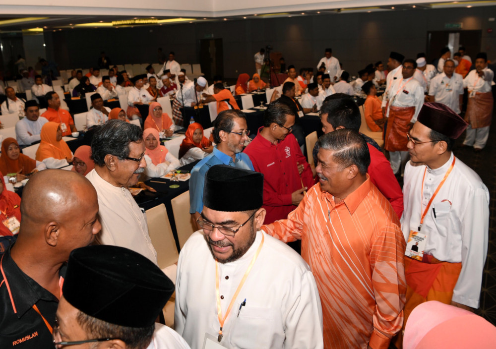Amanah president Mohamad Sabu with delegates at the Amanah Penang Convention in George Town November 23, 2019. Also present was Amanah vice-president Datuk Seri Mujahid Yusof Rawa. u00e2u20acu201d Bernama pic 