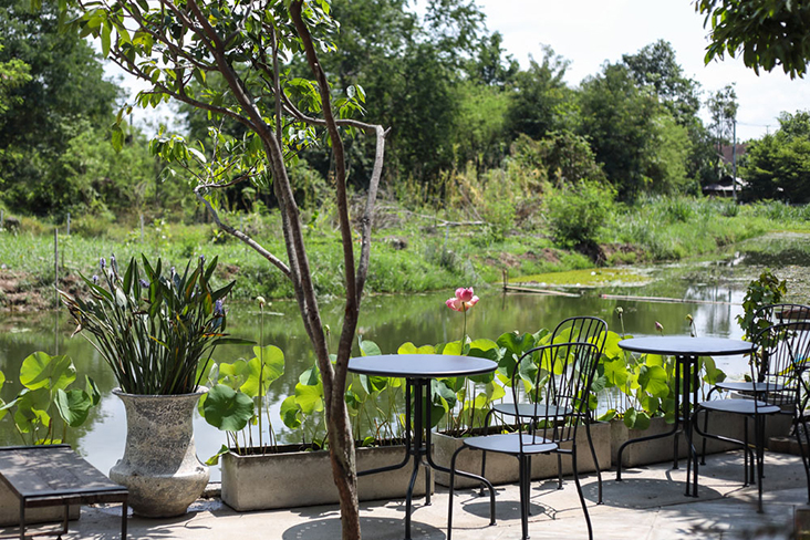 Relax with your coffee and forget the chaotic city life for a moment.