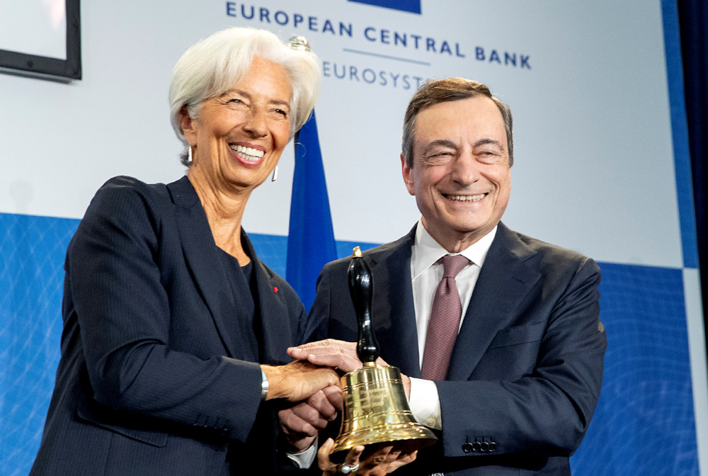 European Central Banku00e2u20acu2122s outgoing President Mario Draghi symbolically hands over the chairmanship to his designated successor Christine Lagarde in Frankfurt, Germany October 28, 2019. u00e2u20acu201d Paolo Giandotti/Presidential Palace handout pic via Reuters 