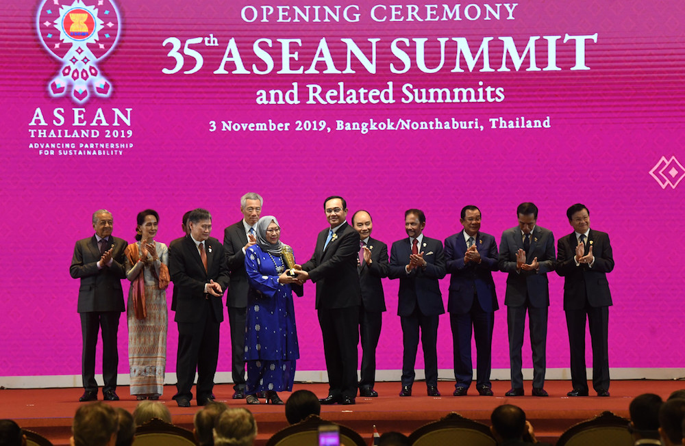 Thai Prime Minister Prayut Chan-o-cha presents The Aseab Prize 2019 to Tan Sri Dr Jemilah Mahmood during the opening ceremony of the 35th Asean Summit and Related Summits in Bangkok November 3, 2019. — Bernama pic