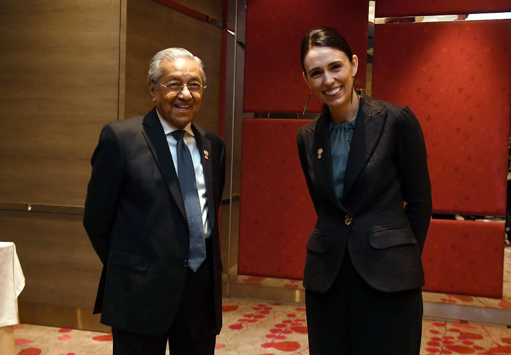 Malaysian Prime Minister Tun Dr Mahathir Mohamad (left) with his New Zealand counterpart Jacinda Ardern during a bilateral meeting at IMPACT Exhibition and Convention Centre November 3, 2019. u00e2u20acu201d Bernama pic