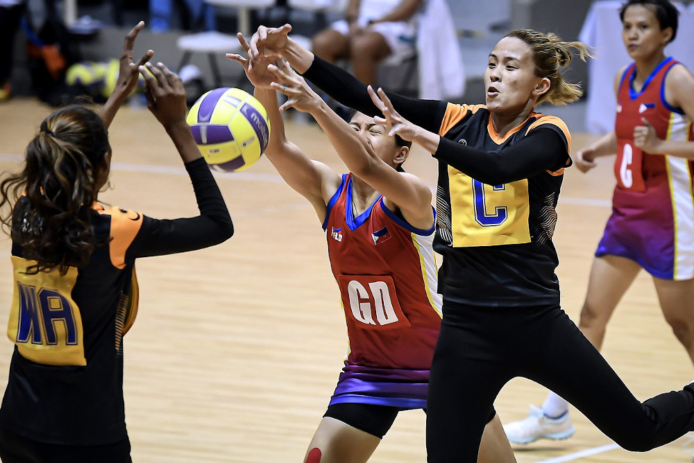 Malaysian player Pow Mei Foong in action during the womenu00e2u20acu2122s netball match against the Philippines during the 2019 SEA Games at the Sta Rosa Sports Multi-Purpose Complex November 26, 2019. u00e2u20acu201d Bernama pic