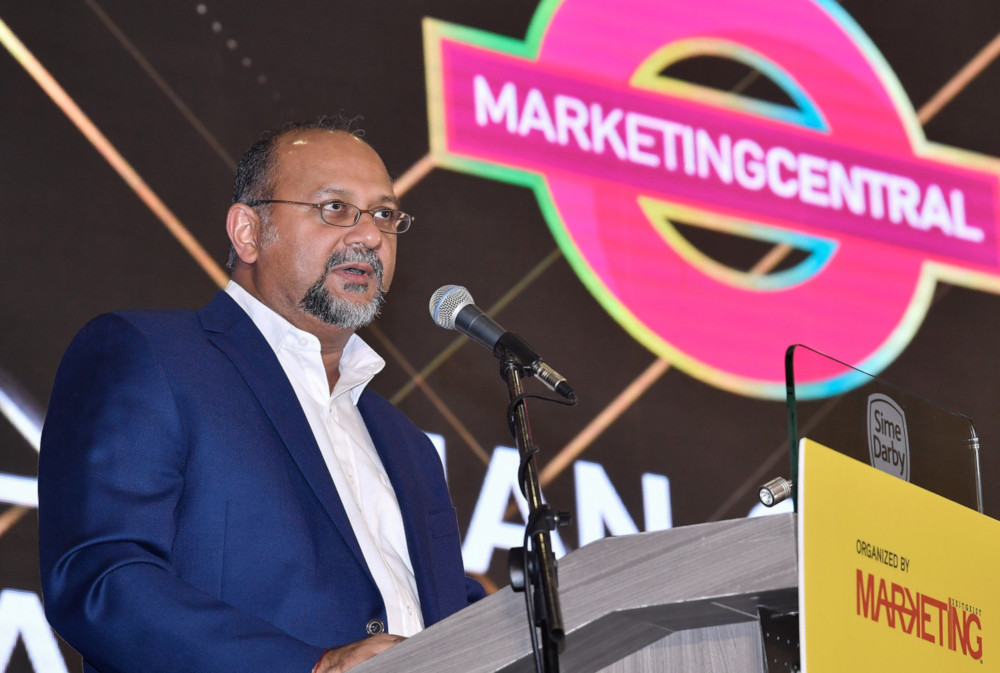 Minister of Communications and Multimedia Gobind Singh Deo giving a speech at the Malaysian CMO Awards Night 2019 at Sime Darby Convention Centre in Kuala Lumpur November 15, 2019. u00e2u20acu201d Bernama pic