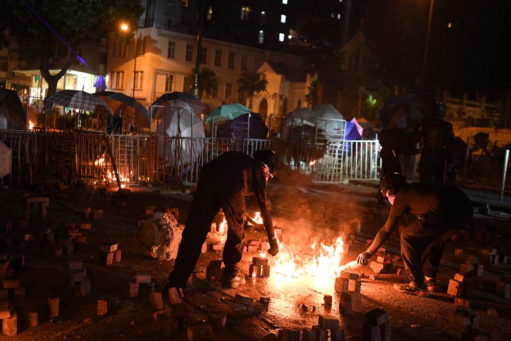 Protesters clash with police at the Polytechnic University of Hong Kong in Hong Kong, China November 16, 2019. u00e2u20acu201d Reuters pic