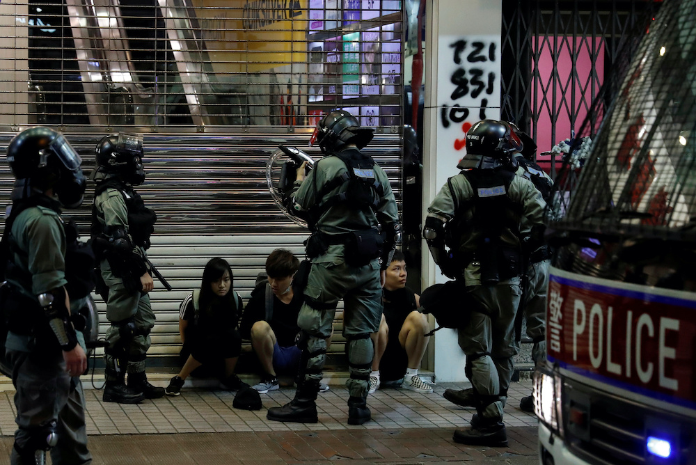 Riot police detain anti-government protesters during a march billed as a global u00e2u20acu02dcemergency callu00e2u20acu2122 for autonomy, in Hong Kong, China November 2, 2019. u00e2u20acu201d Reuters picnn