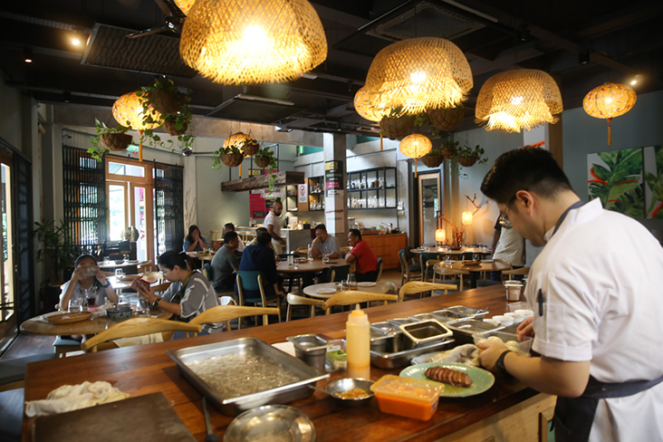 The open kitchen at Jing Ze offers a visual feast of what happens behind the scenes.