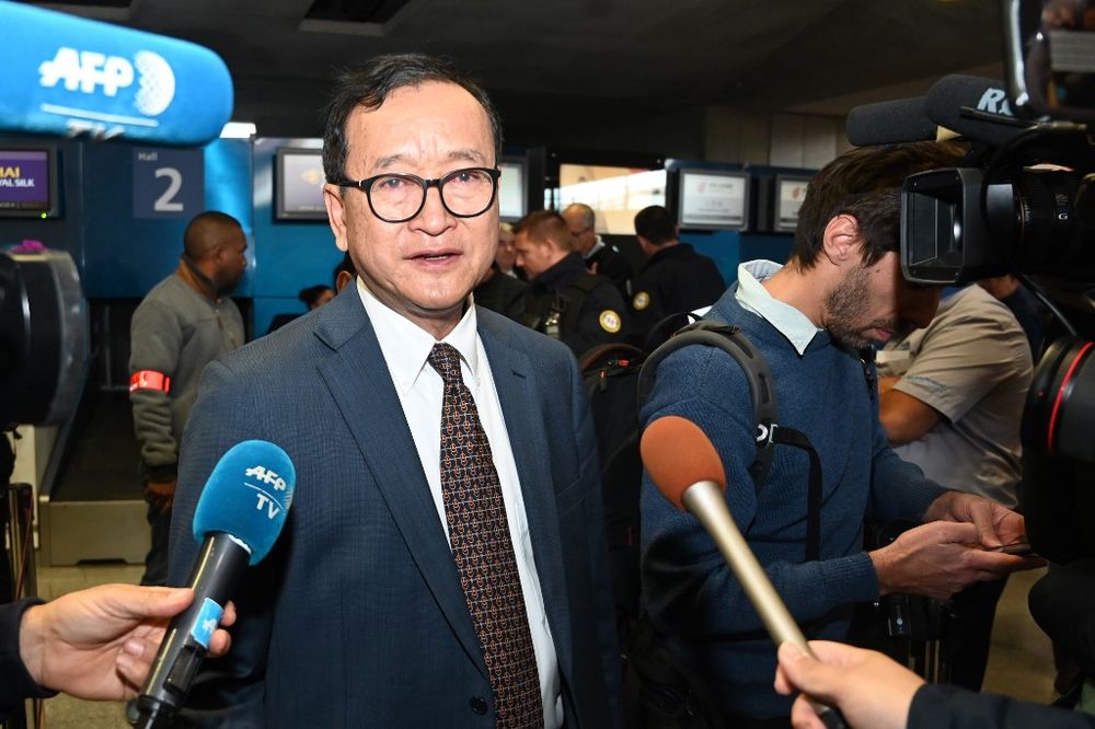 Cambodian opponent in exile and leader of the Cambodia National Rescue Party (CNRP) Sam Rainsy speaks to the press at the Roissy-Charles de Gaulle airport, Paris on November 7, 2019 during his failed attempt to board a plane for Bangkok. u00e2u20acu201d AFP pic