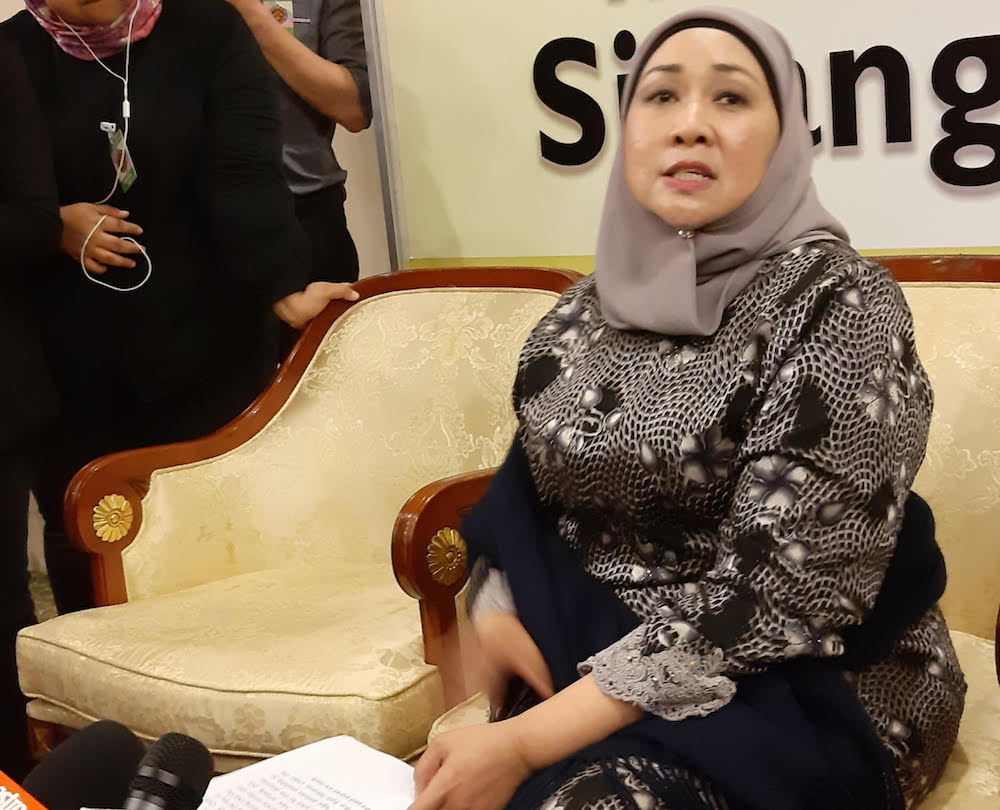 Sarawak Assistant Law Minister Datuk Sharifah Hasidah Sayeed Aman Ghazali speaks to reporters in Kuching November 19, 2019. u00e2u20acu201d Picture by Sulok Tawie