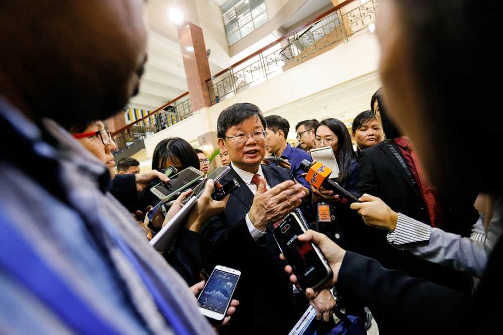 Penang Chief Minister Chow Kon Yeow speaks to reporters at Dewan Sri Pinang in George Town November 1, 2019. u00e2u20acu2022 Picture by Sayuti Zainudin