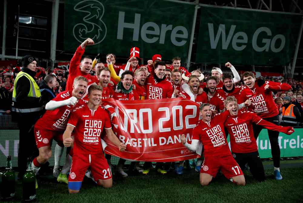 Denmark players pose for a photo as they celebrate in front of their fans after the match against Republic of Ireland November 19, 2019. u00e2u20acu2022 Reuters pic