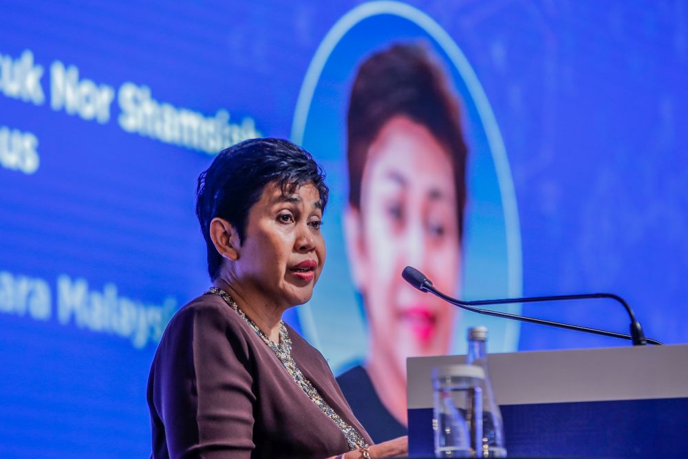 Bank Negara Malaysia governor Datuk Nor Shamsiah Mohd Yunus delivers a speech during the 11th International Conference on Financial Crimes and Terrorism Financing at the Shangri-La Hotel, Kuala Lumpur November 5, 2019. u00e2u20acu201d Picture by Hari Anggara