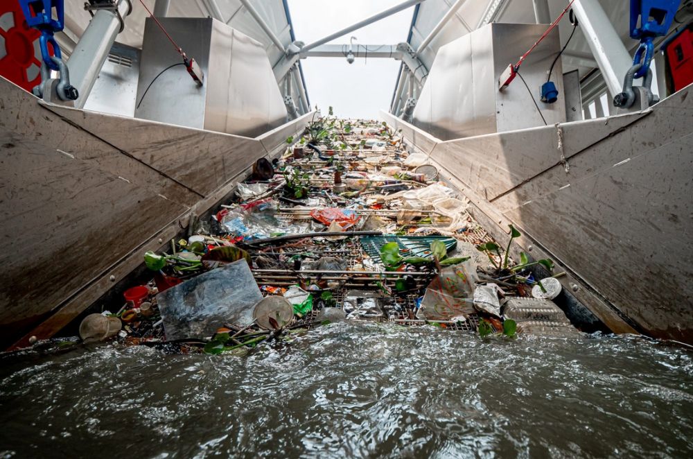  The vessel has a conveyor belt that has a maximum extraction rate of 24 kg per second. — Picture via SoyaCincau