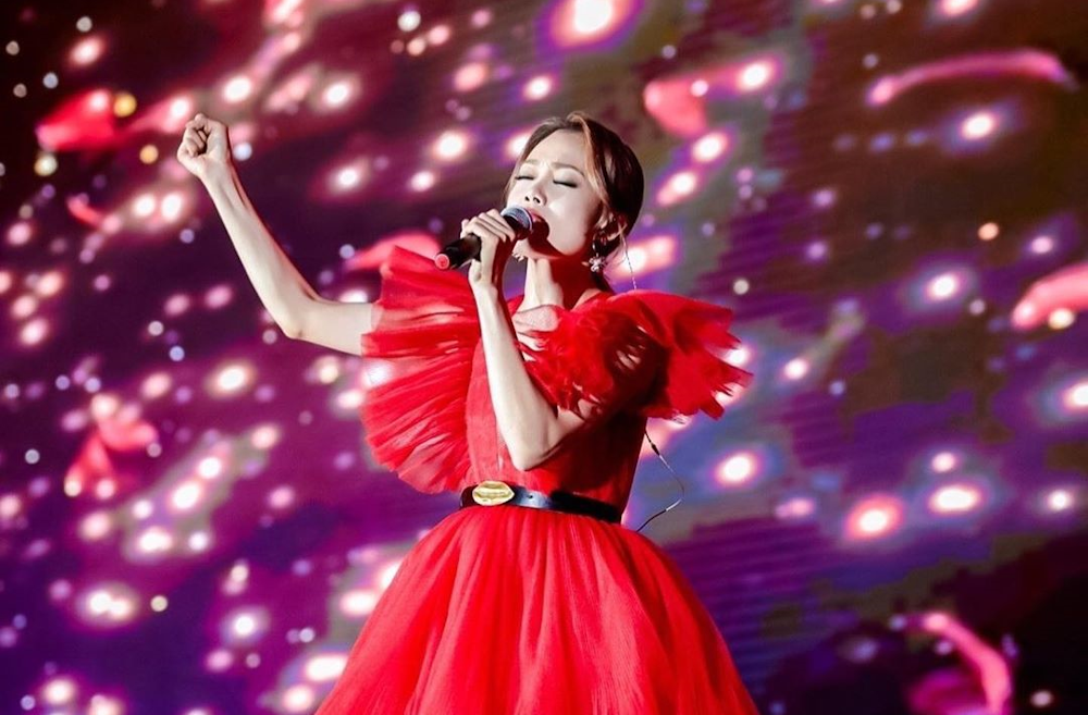 Hong Kong singer Joey Yung has come under fire over a selfie that showed her wearing mask. Fans from China were not too happy about the photo accusing Yung of supporting an independent Hong Kong. u00e2u20acu201d Photo via Instagram/ yungchoyee 