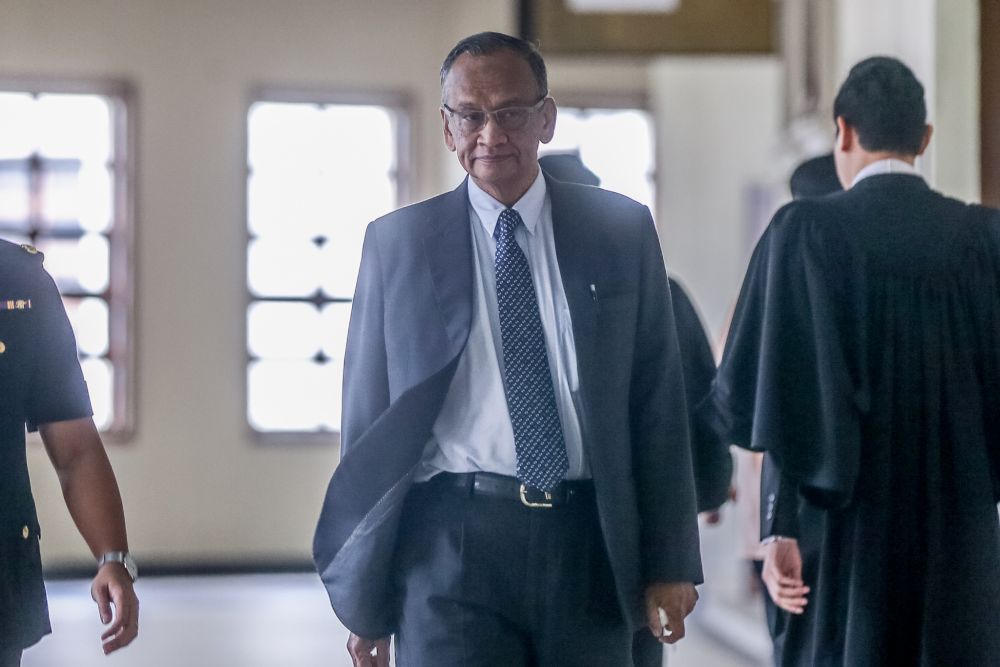 Former Auditor-General Tan Sri Ambrin Buang is pictured at the Kuala Lumpur High Court November 28, 2019. u00e2u20acu201d Picture by Firdaus Latif