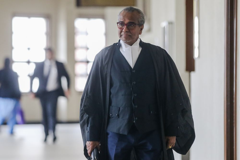Lawyer Tan Sri Muhammad Shafee Abdullah is pictured at the Kuala Lumpur High Court November 28, 2019. — Picture by Firdaus Latif