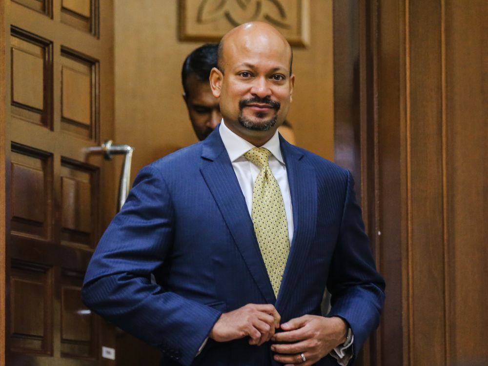 Former 1MDB CEO Arul Kanda Kandasamy is pictured at the Kuala Lumpur High Court November 28, 2019. u00e2u20acu201d Picture by Firdaus Latif