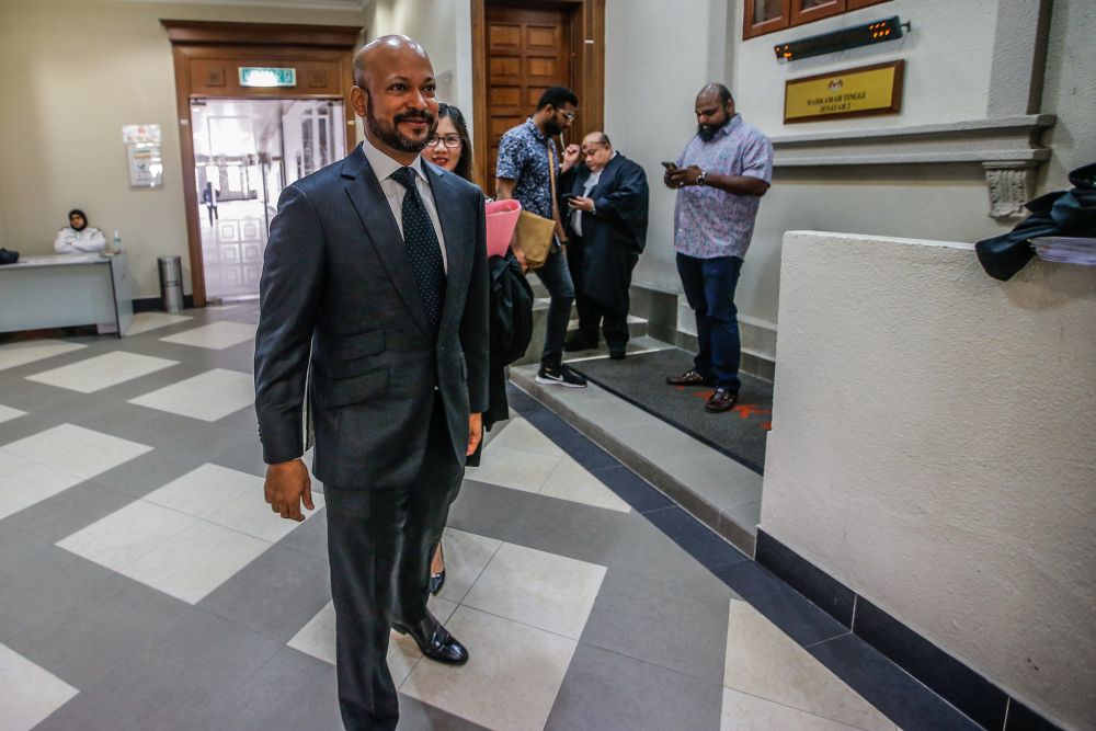 Former 1MDB chief executive officer Arul Kanda Kandasamy arrives at the Kuala Lumpur Court Complex November 7, 2019. — Picture by Hari Anggara