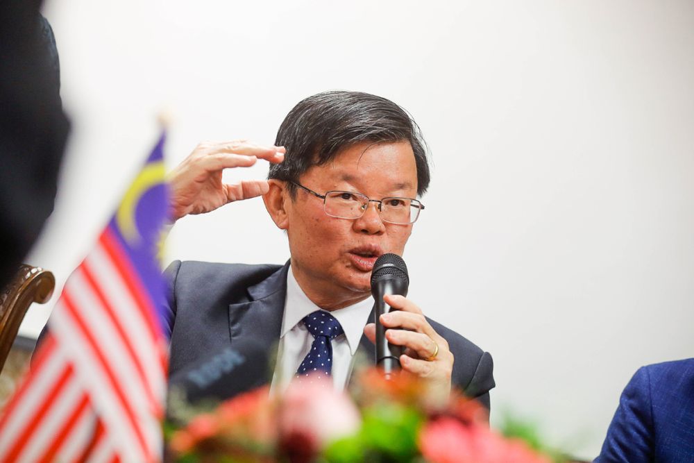 Penang Chief Minister Chow Kon Yeow speaks to members of the media at Dewan Sri Pinang, George Town November 7, 2019. u00e2u20acu201d Picture by Sayuti Zainudin