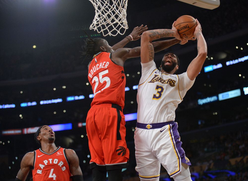 Los Angeles Lakers forward Anthony Davis (3) moves to the basket against Toronto Raptors forward Chris Boucher (25) during the second half at Staples Centre. u00e2u20acu201d Reuters pic