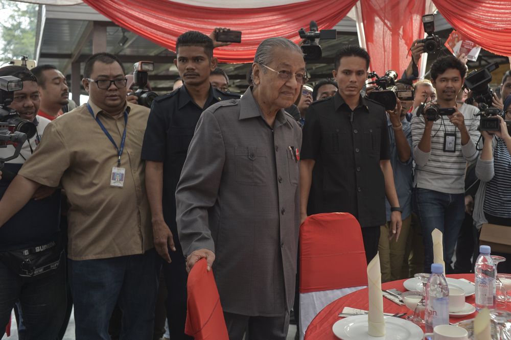 Pakatan Harapan chairman Dr Mahathir Mohamad is pictured while campaigning in Pekan Nanas, Pontian November 14, 2019. u00e2u20acu201d Picture by Shafwan Zaidon