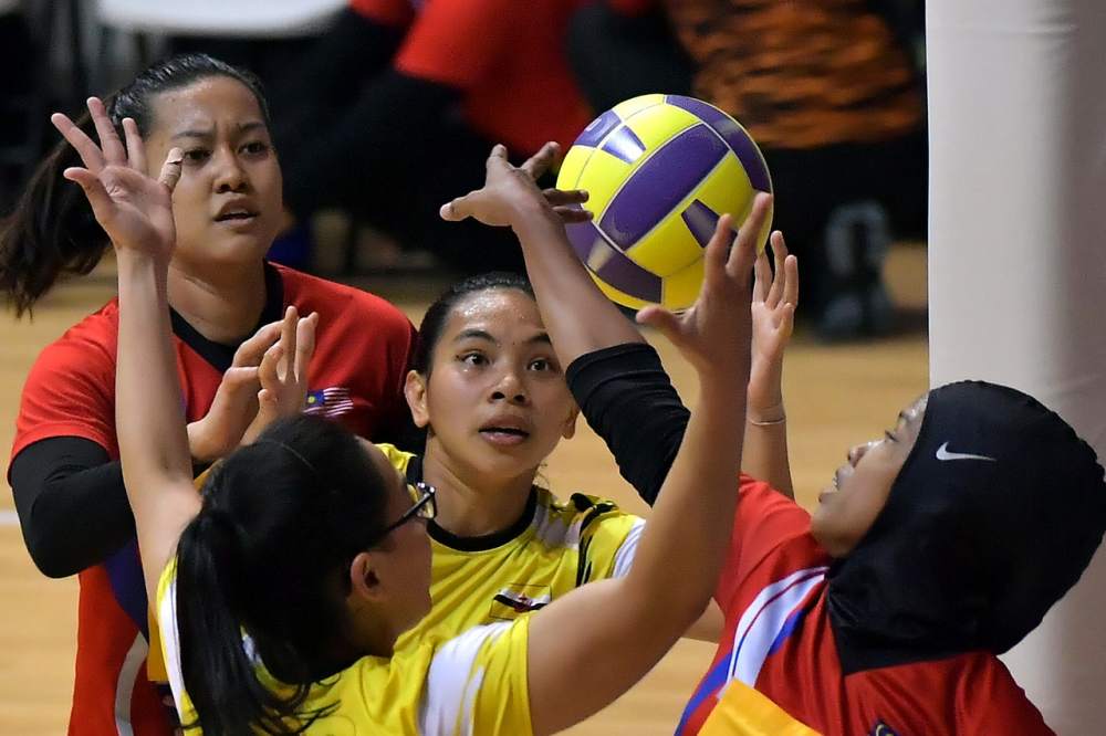 The Malaysian netball team (in red) crushed Brunei 69-23 in their third match in Manila today, November 28, 2019. u00e2u20acu2022 Bernama pic