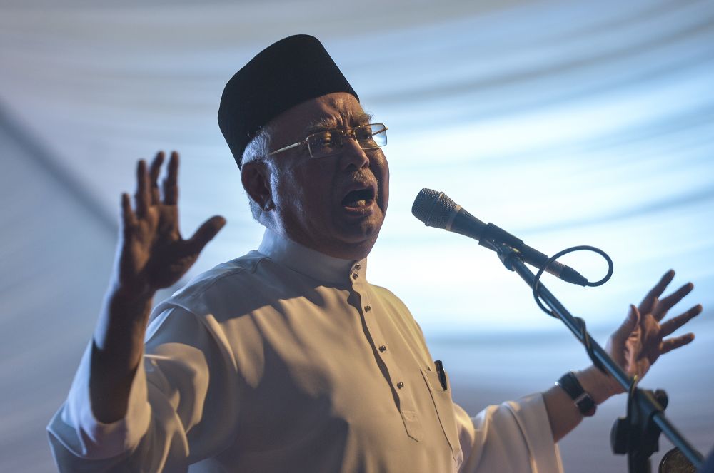 Datuk Seri Najib Razak delivers his speech during a Muafakat Nasional Penyatuan Ummah ceramah in Pekan Nanas, Pontian November 14, 2019. u00e2u20acu201d Picture by Shafwan Zaidon