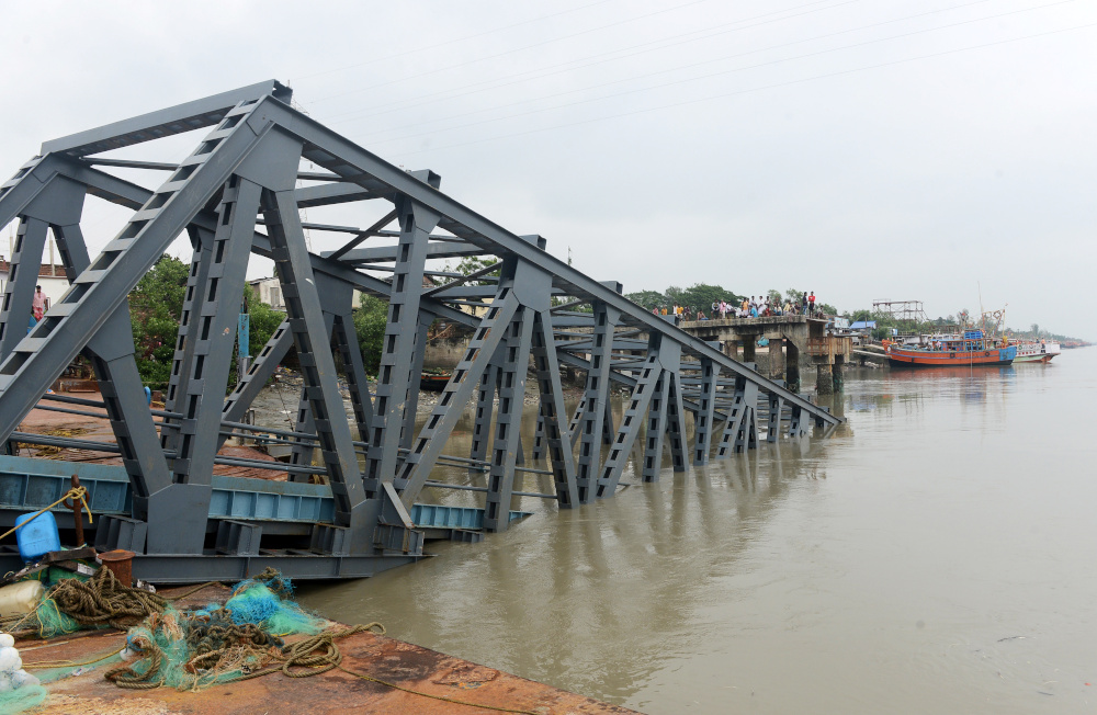 A collapsed jetty is pictured in Hatania Doania river after cyclone Bulbul hit the area in Namkhana, in the eastern state of West Bengal November 10, 2019. u00e2u20acu201d Reuters/Stringer pic