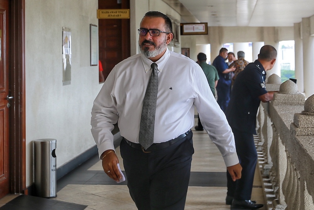 Maybank vice-president in charge of the credit card fraud and dispute management department Anoop Singh Gulzara Singh is seen at the Kuala Lumpur High Court December 2, 2019. — Picture by Ahmad Zamzahuri