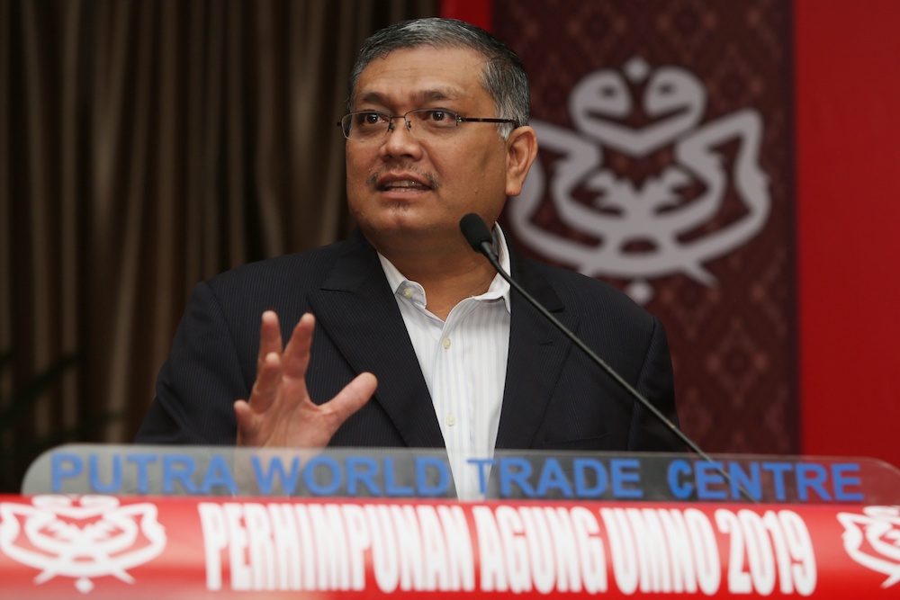 Umno info chief Datuk Shamsul Anuar Nasarah gives a media briefing at Putra World Trade Centre in Kuala Lumpur December 3, 2019. u00e2u20acu201d Picture by Choo Choy May