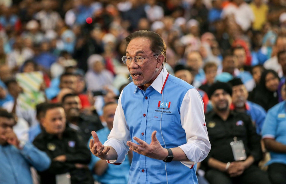 PKR president Datuk Seri Anwar Ibrahim officiates the Perak PKR Convention in Kuala Kangsar December 3, 2019. u00e2u20acu201d Picture by Farhan Najib
