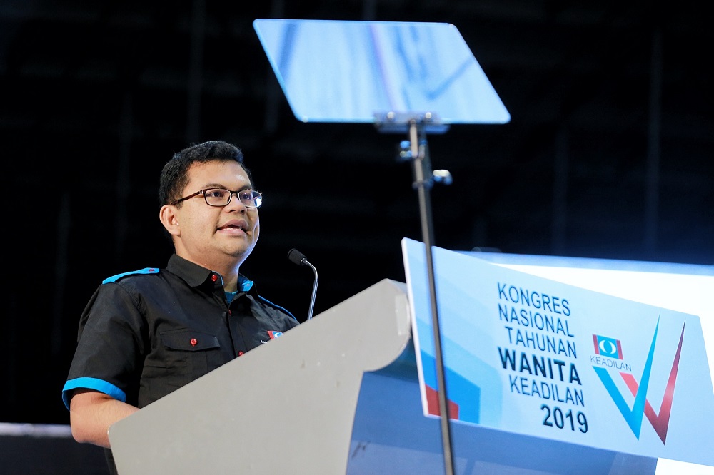 PKR Youth chief Akmal Nasrullah delivers his opening remarks during the PKR Women and Youth National Congress in Melaka December 5,2019. — Picture by Ahmad Zamzahuri
