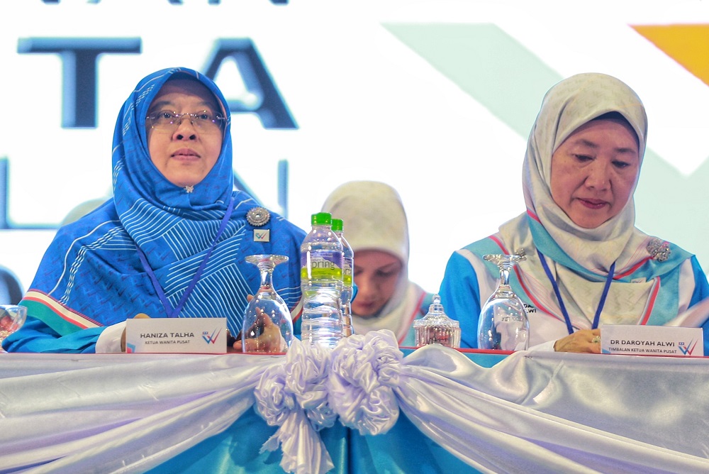 Wanita PKR president Haniza Mohamed Talha (left) is pictured during the PKR Womenu00e2u20acu2122s National Congress in Melaka December 6, 2019. u00e2u20acu201d Picture by Ahmad Zamzahuri