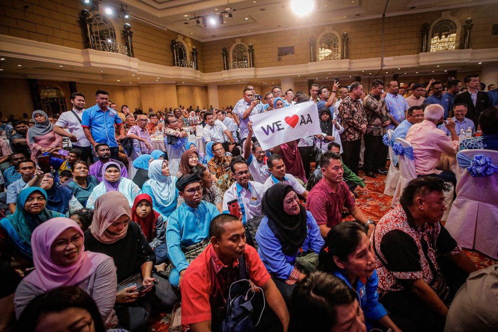 PKR supporters cheer while PKR deputy president Datuk Seri Azmin Ali is giving his speech during the ‘SPV 2030’ dinner at Hotel Renaissance Kuala Lumpur December 8, 2019. — Picture by Hari Anggara