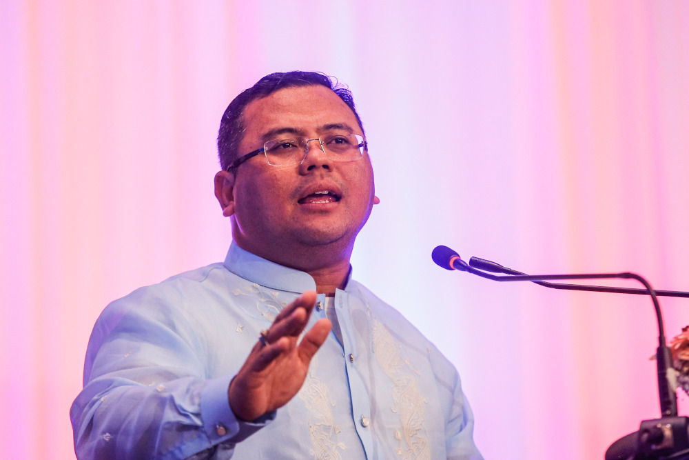 Amirudin Shari speaks during the u00e2u20acu02dcSPV 2030u00e2u20acu2122 dinner at Hotel Renaissance Kuala Lumpur December 8, 2019. u00e2u20acu201d Picture by Hari Anggara