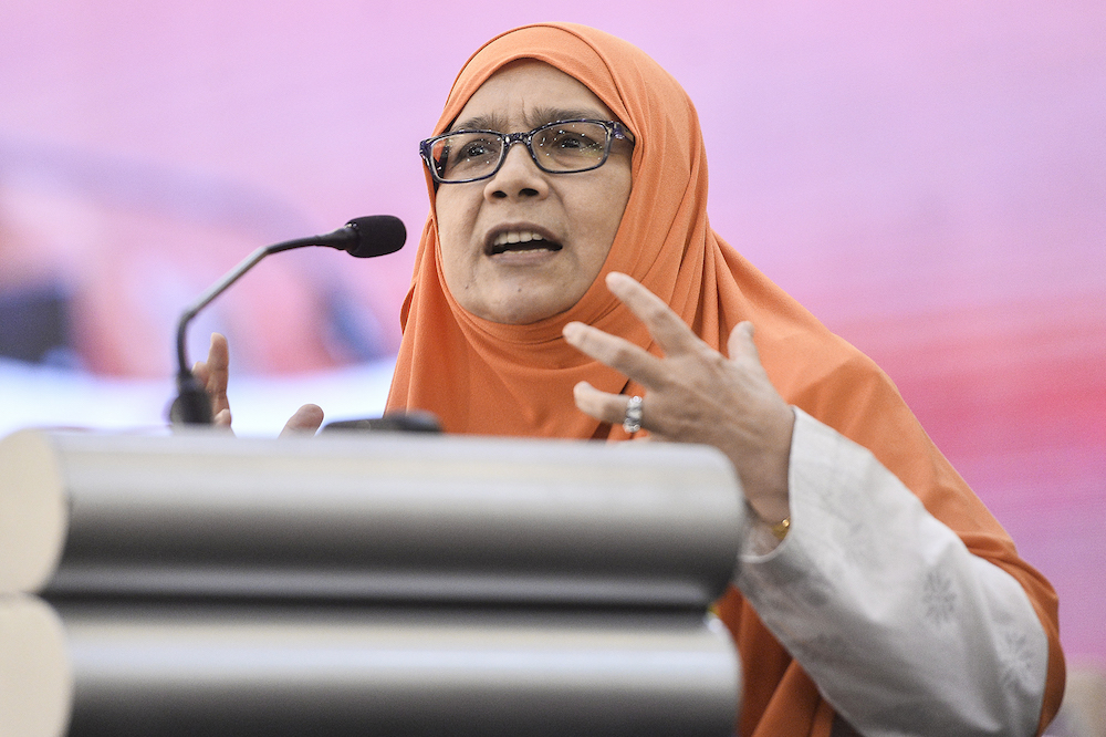 Dr Siti Mariah Mahmud speaks during Amanah’s National Convention in Shah Alam December 8, 2019. — Picture by Miera Zulyana