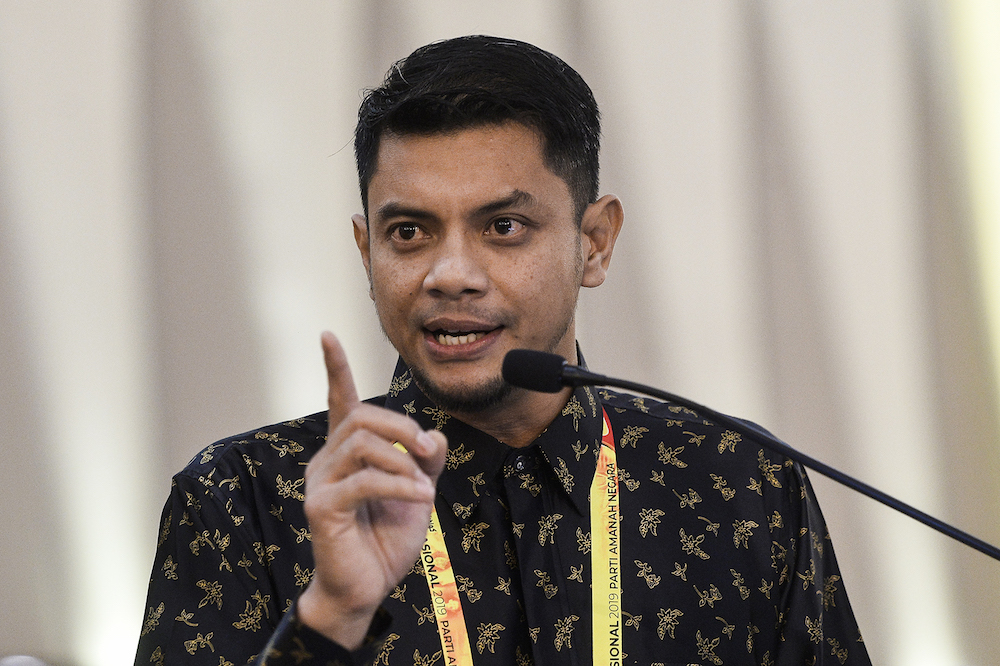 Hasnul Zulkarnain Abdul Munaim speaks during the Amanah National Convention in Shah Alam December 8, 2019. u00e2u20acu201d Picture by Miera Zulyana