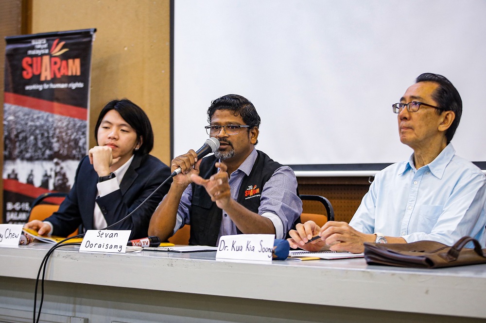 (From left) Suaram programme manager Dobby Chew, Suaram executive director, Sevan Doraisamy and Suaram adviser Kua Kia Soong during a press conference in Kuala Lumpur December 9, 2019. u00e2u20acu201d Picture by Hari Anggara