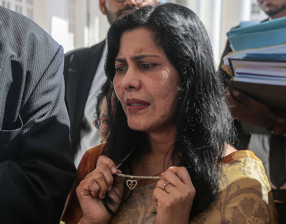 E. Meeriam Rosaline, who claims to be Tun S. Samy Velluu00e2u20acu2122s common-law wife, is seen at the High Court in Ipoh December 12, 2019. u00e2u20acu201d Picture by Farhan Najib