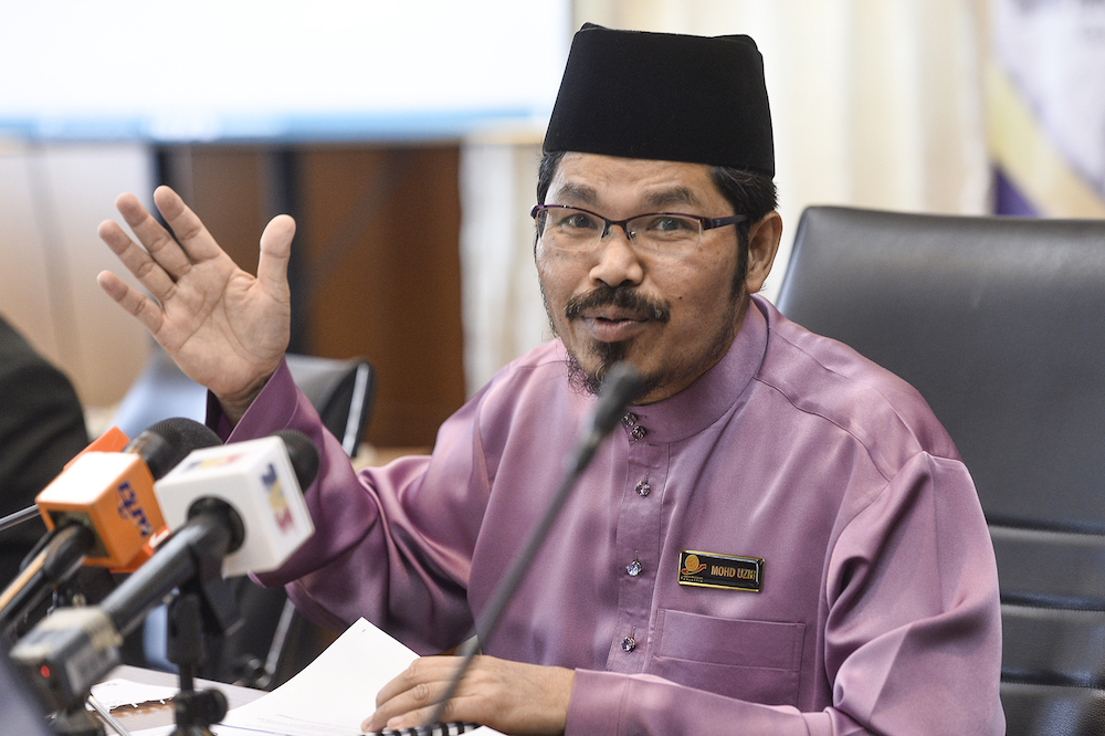 Statistics Department chief Datuk Seri Mohd Uzir Mahidin speaks during the launch of the 2018 Graduates Statistics in Putrajaya December 13,2019. u00e2u20acu201d Picture by Miera Zulyana