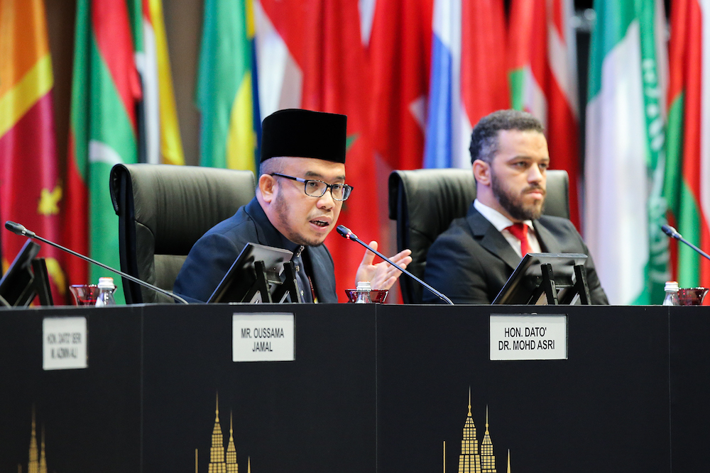 Datuk Mohd Asri Zainul Abidin speaks during Redistribution of Wealth-Shared Prosperity session at the Kuala Lumpur Summit 2019 December 20, 2019. — Picture by Miera Zulyana