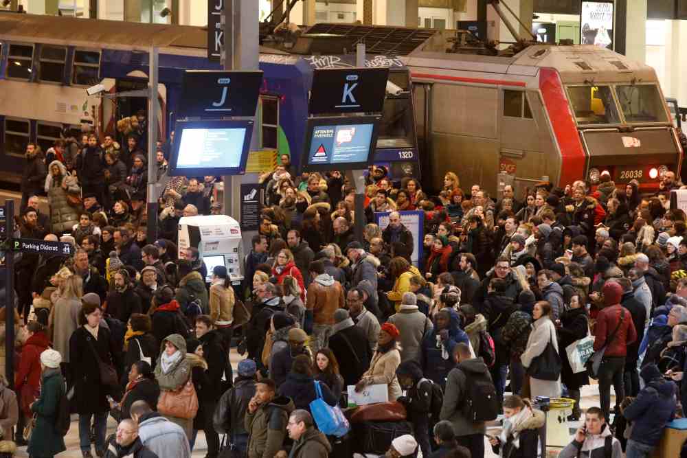 Commuters wait to take a train at Gare de Lyon train station during a strike by all unions of French SNCF workers and the Paris transport network (RATP) in Paris as France faces its eighth day of consecutive strikes, December 12, 2019. u00e2u20acu2022 Reuters pic