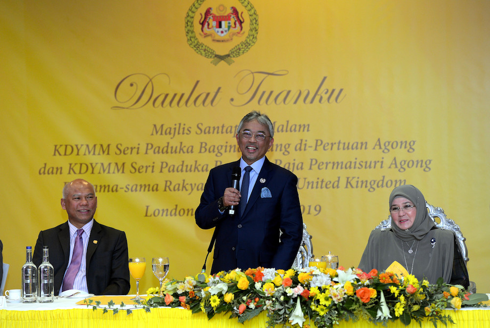 Yang di-Pertuan Agong Al-Sultan Abdullah Riu00e2u20acu2122ayatuddin Al-Mustafa Billah Shah addresses a dinner for Malaysians residing in the UK in London December 10, 2019, as Raja Permaisuri Agong Tunku Azizah Aminah Maimunah Iskandariah looks on. u00e2u20acu201d Bernama pic
