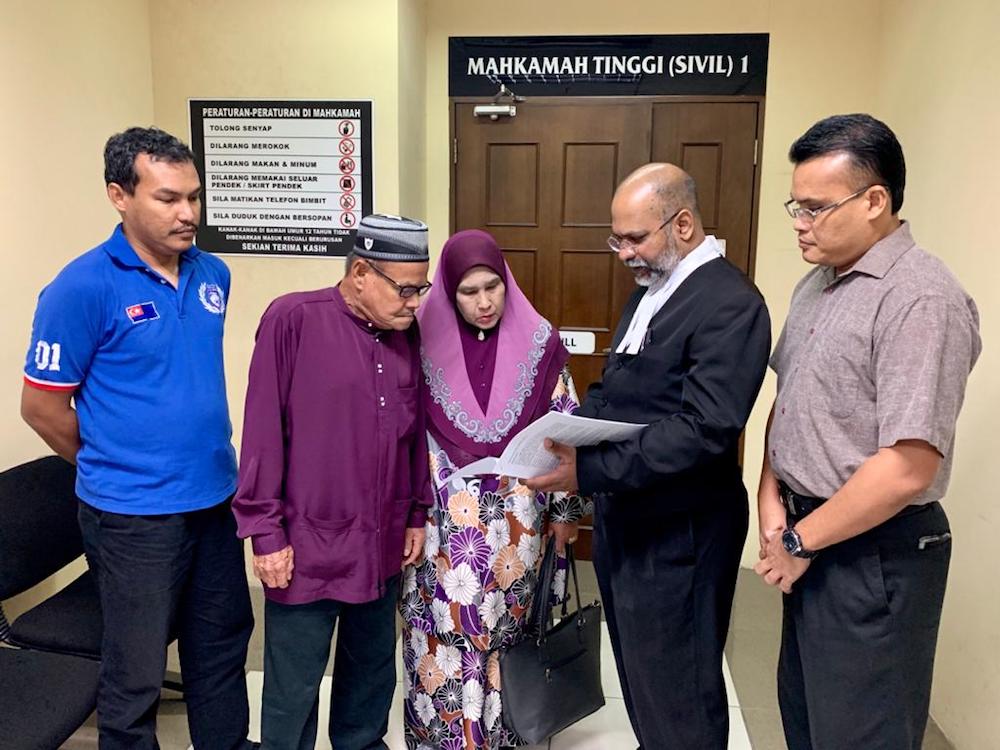 Lawyer for the plaintiffs, M. Visvanathan and Syed Mohd Azlan Syed Mohamed Nuru00e2u20acu02dcs family at the Johor Baru High Court December 19, 2019. u00e2u20acu201d Picture by Ben Tan