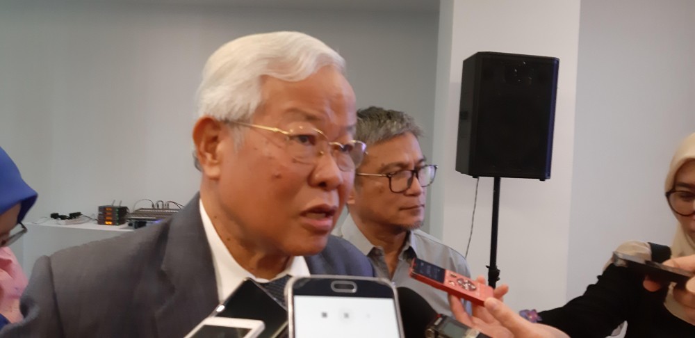Datuk Seri Michael Manyin says the restrictions could have been imposed over claims that GPS lawmakers brought party flags and made political speeches at school events, December 6, 2019. u00e2u20acu2022 Picture by Sulok Tawie