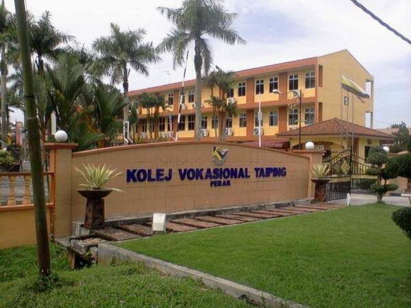 Two students from Kolej Vokasional Taiping in Perak won three awards including the Innovation Inventor Grand Award at the World Inventor Award Festival in South Korea on Sunday. u00e2u20acu201d Picture from Facebook/Amir Soffian